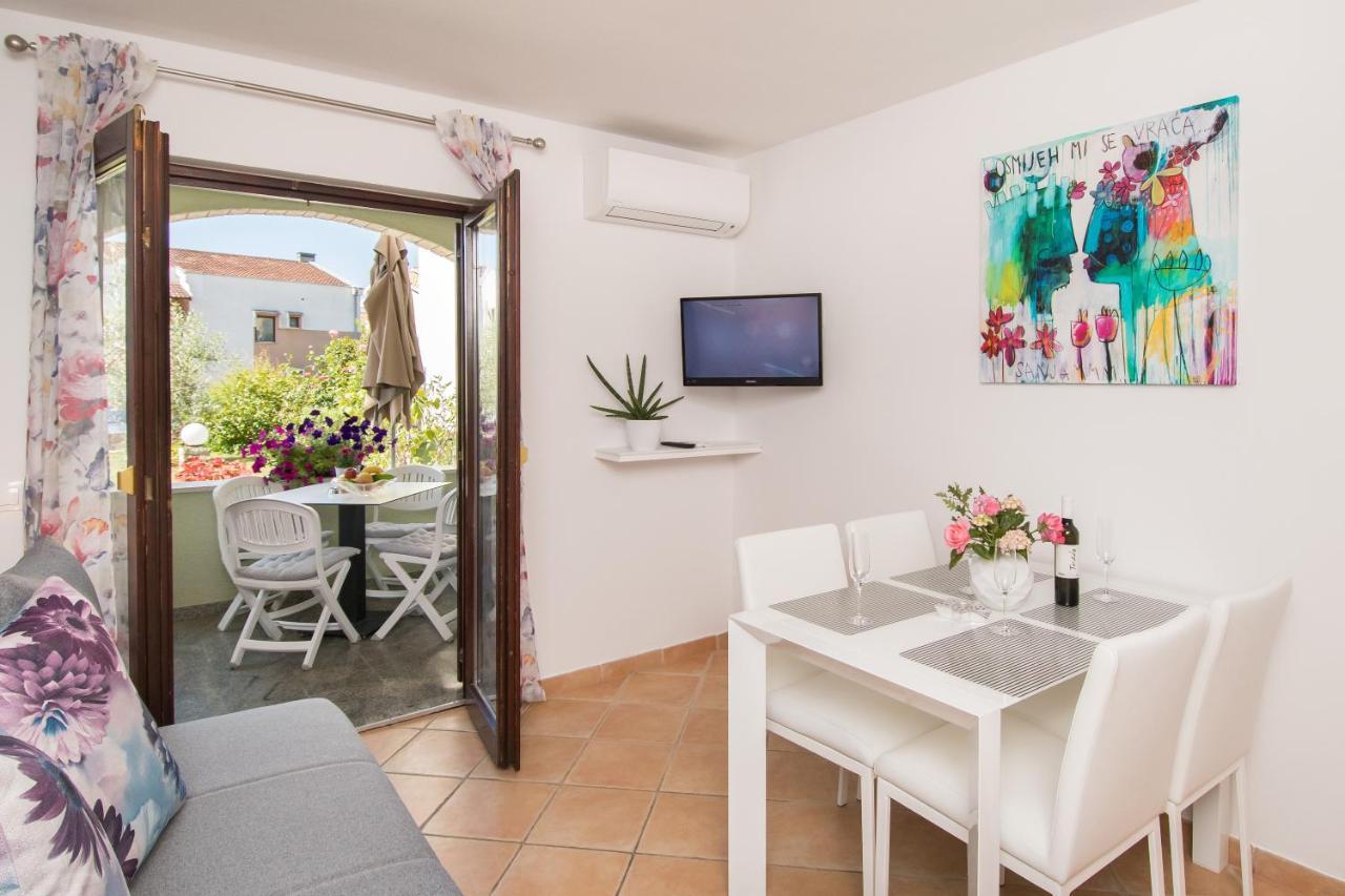 Apartment Motovunska 39 Porec Bagian luar foto