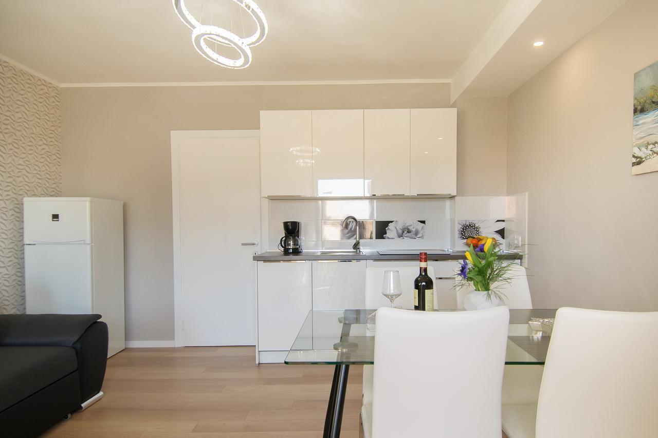 Apartment Motovunska 39 Porec Bagian luar foto
